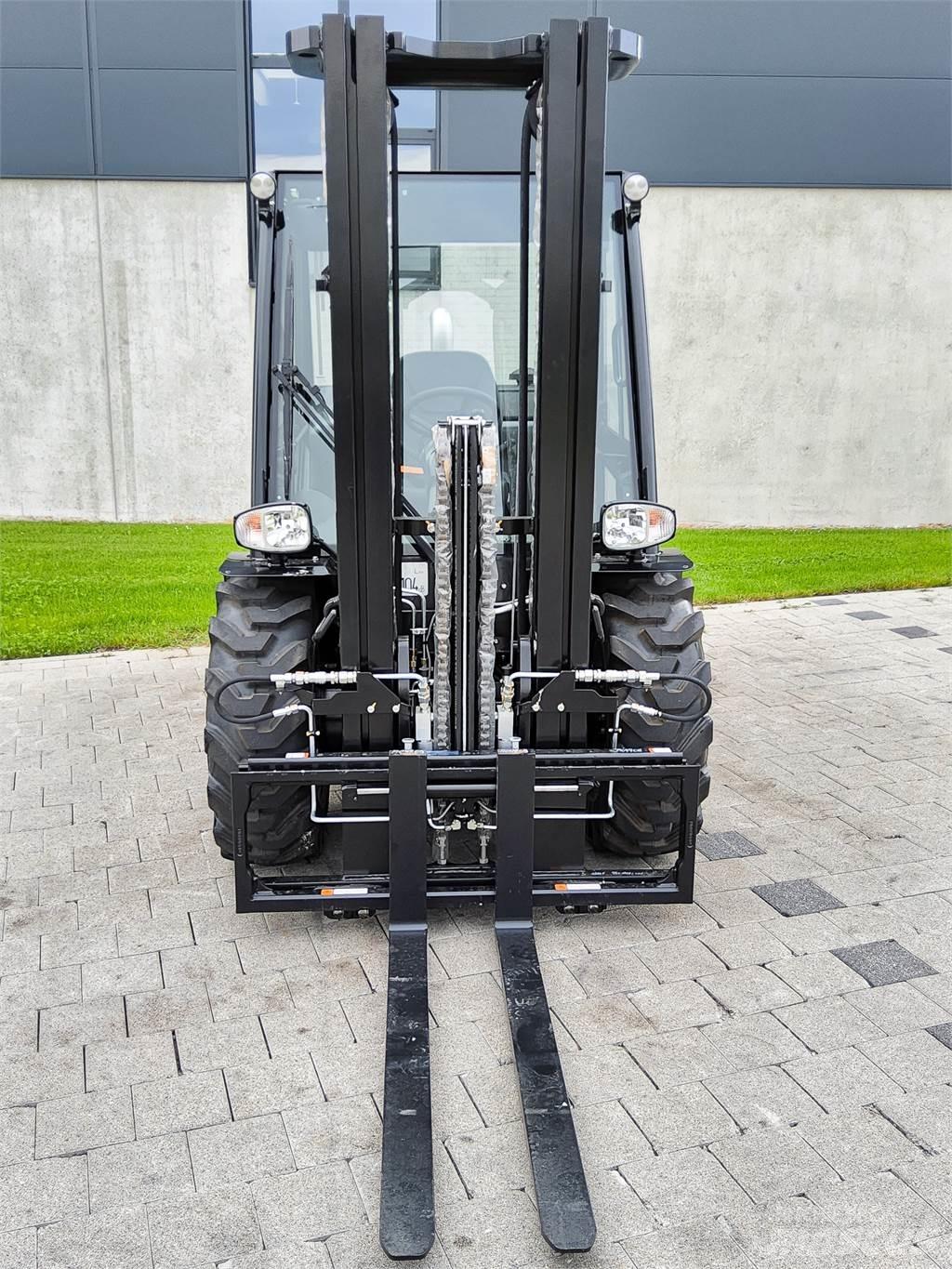 Manitou MC 25-4 Apvidus autokrāvējs