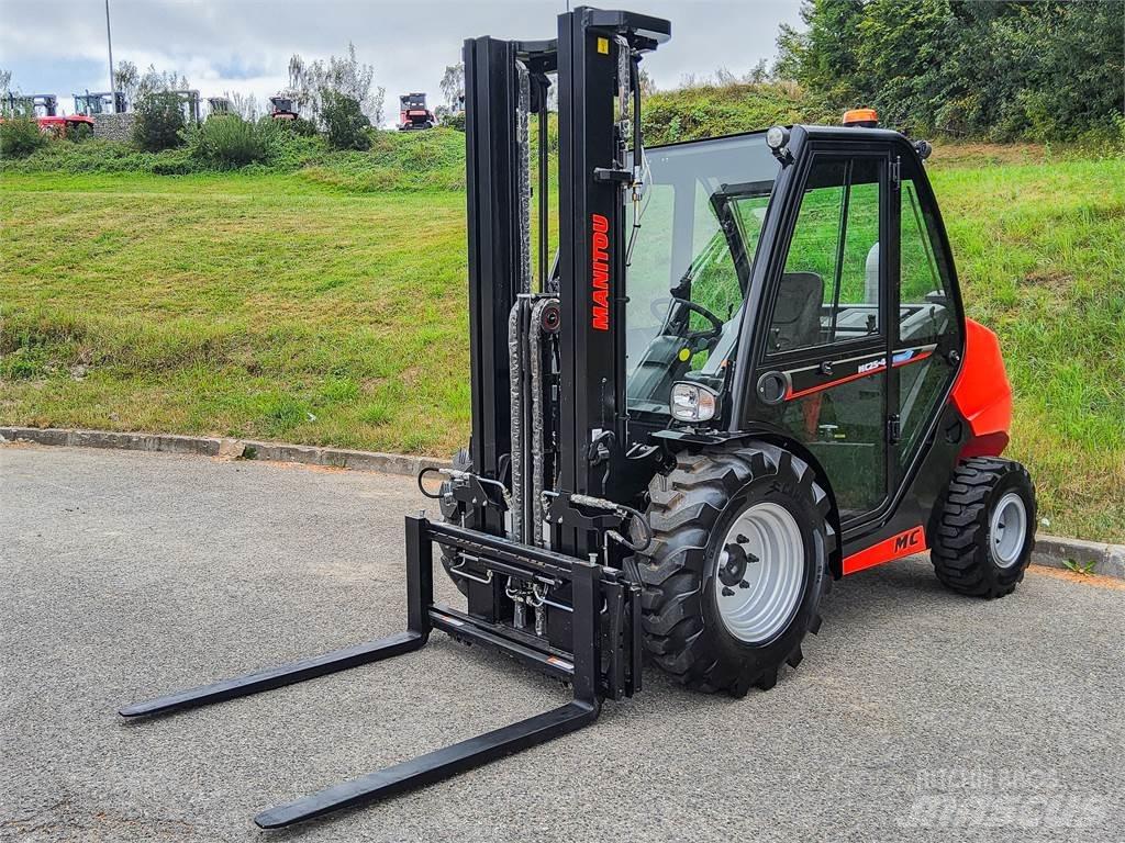 Manitou MC 25-4 Apvidus autokrāvējs