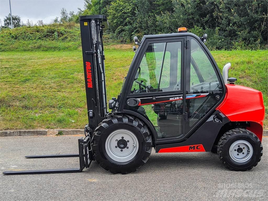 Manitou MC 25-4 Apvidus autokrāvējs