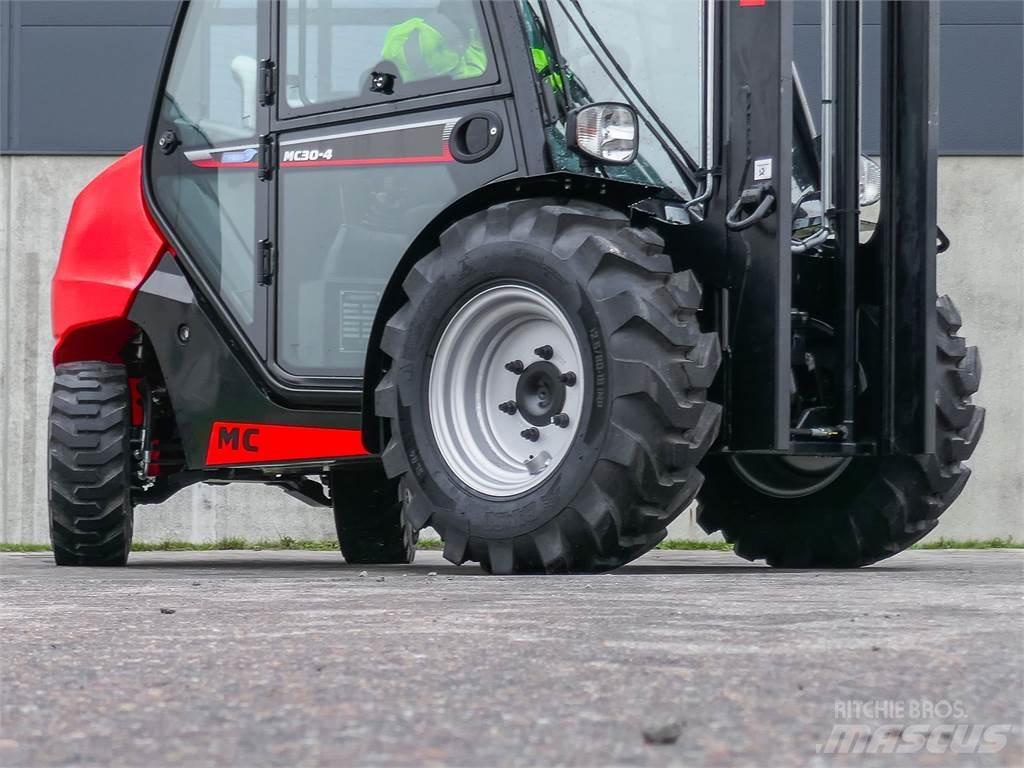 Manitou MC 30-4 Apvidus autokrāvējs