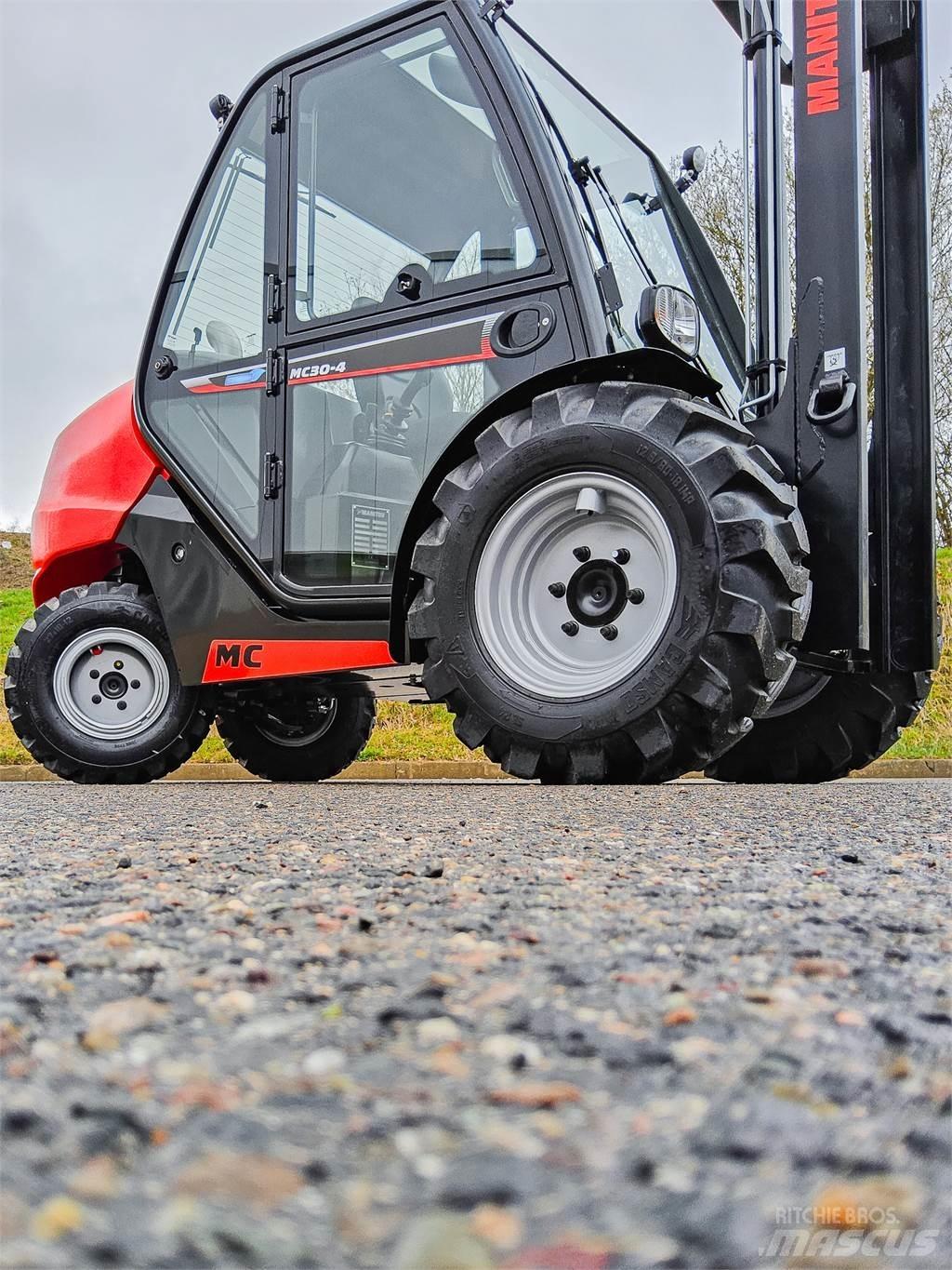 Manitou MC 30-4 Apvidus autokrāvējs