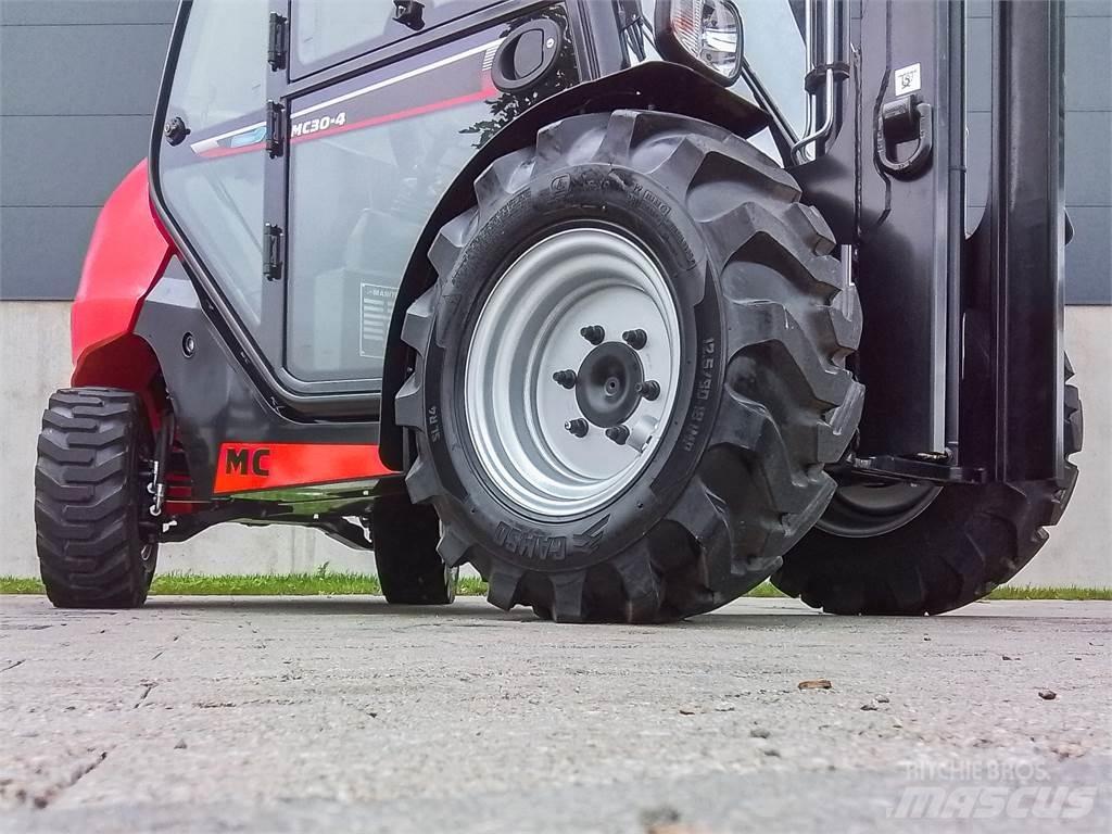 Manitou MC 30-4 Apvidus autokrāvējs