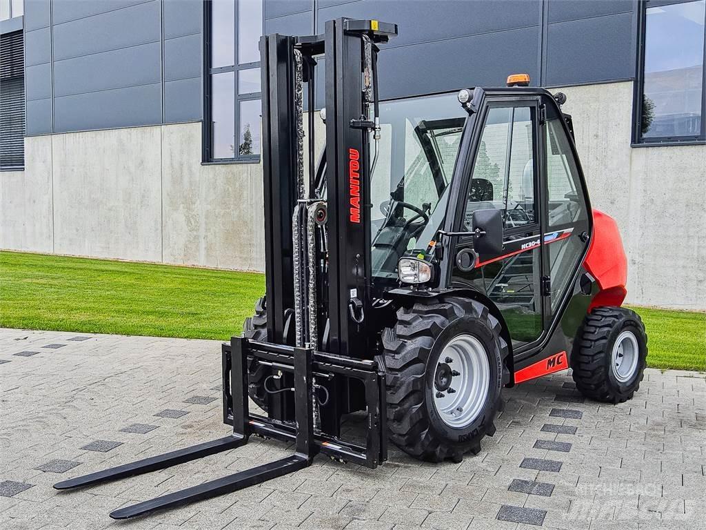 Manitou MC 30-4 Apvidus autokrāvējs
