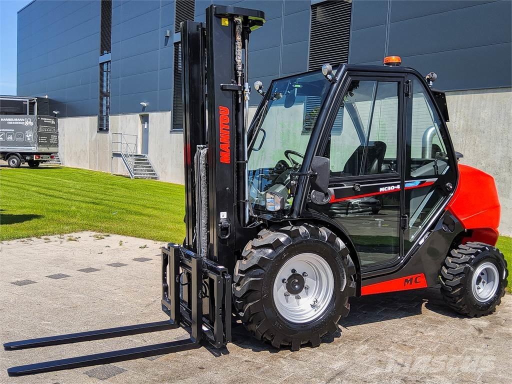 Manitou MC 30-4 Apvidus autokrāvējs