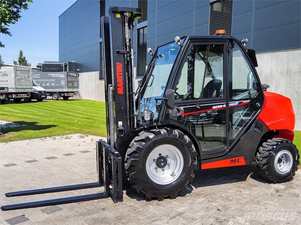 Manitou MC 30-4 Apvidus autokrāvējs
