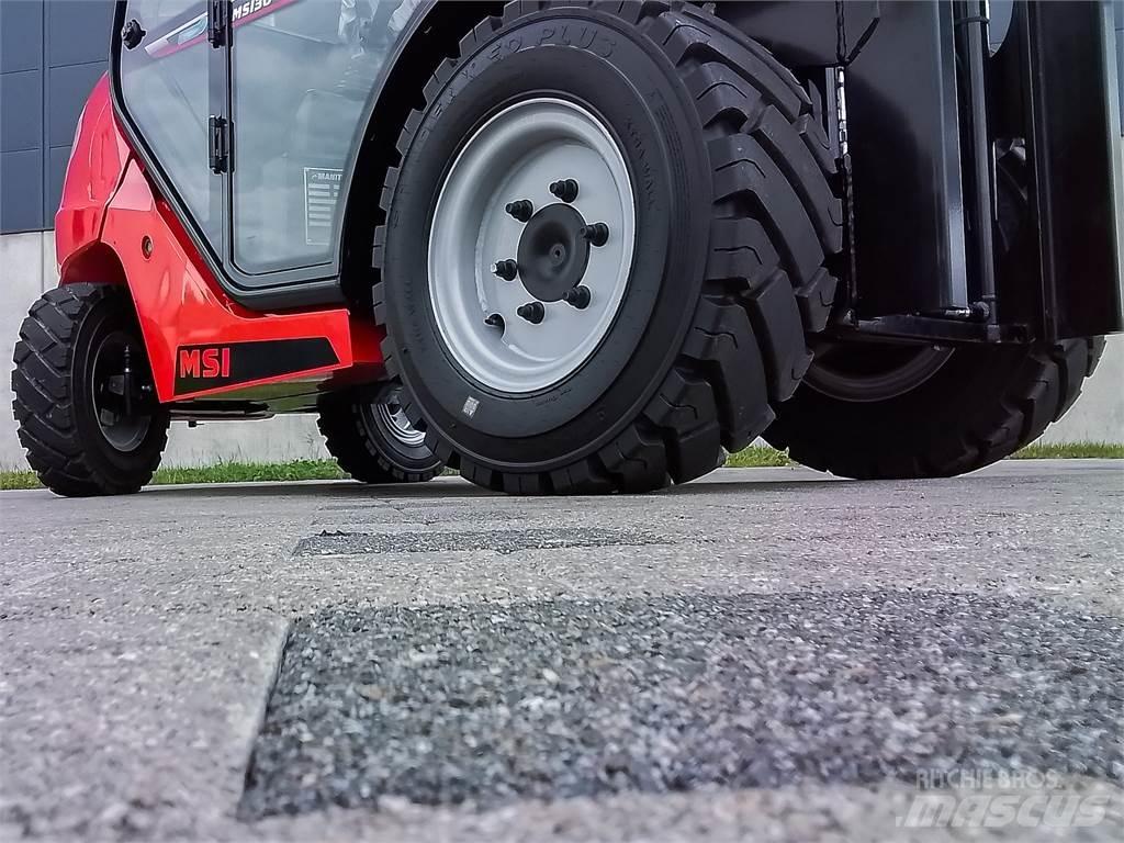 Manitou MSI 30D K Apvidus autokrāvējs
