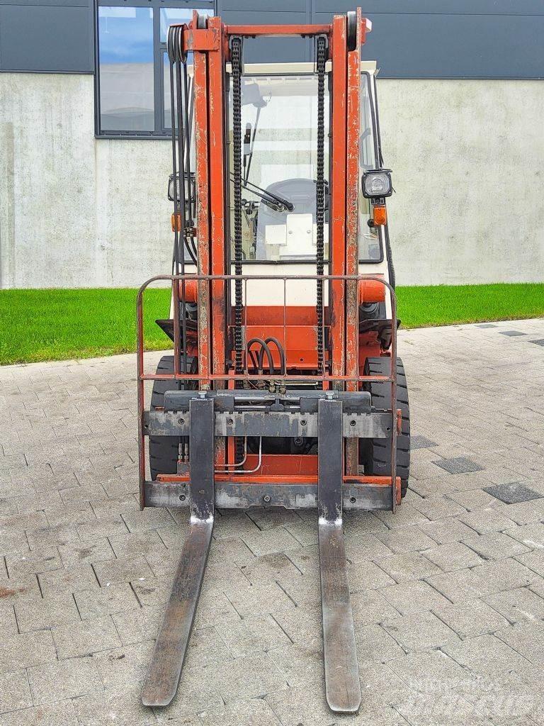 Nissan EH02F25U Tehnika ar dīzeļa dzinēju