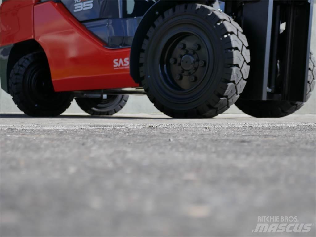 Toyota 52-8FDJF35 Tehnika ar dīzeļa dzinēju