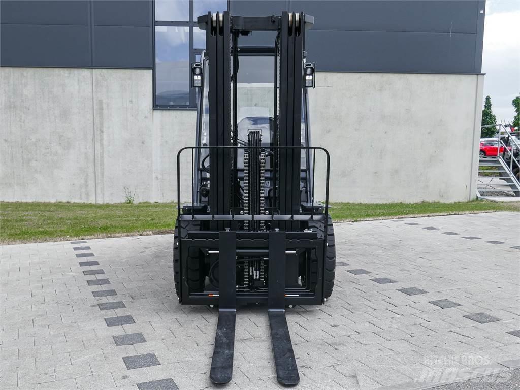 Toyota 52-8FDJF35 Tehnika ar dīzeļa dzinēju