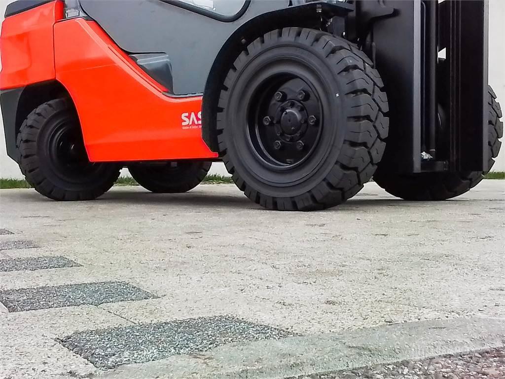 Toyota 52-8FDJF35 Tehnika ar dīzeļa dzinēju
