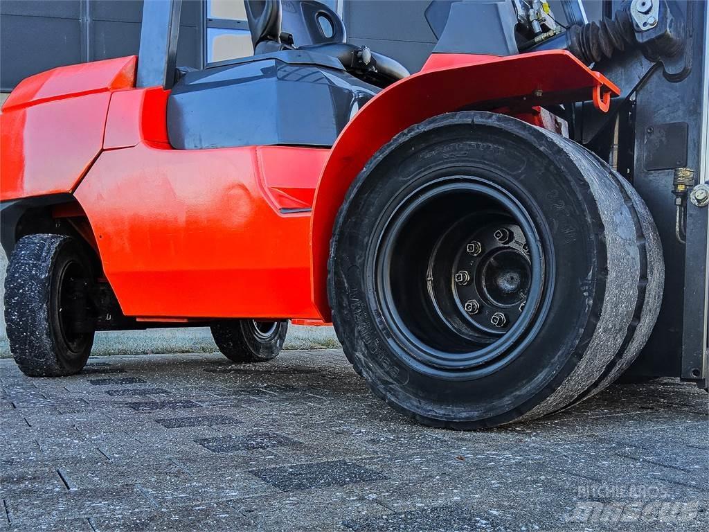 Toyota 7 FDU 45 Tehnika ar dīzeļa dzinēju