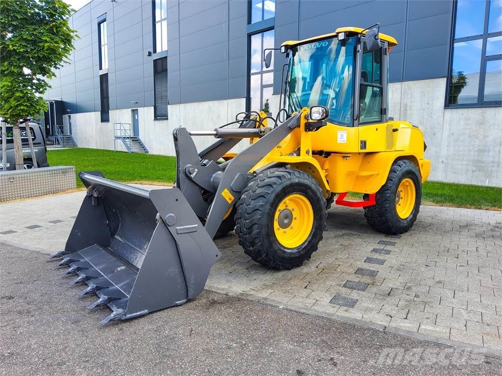 Volvo L 30G Mini ekskavatori < 7 t
