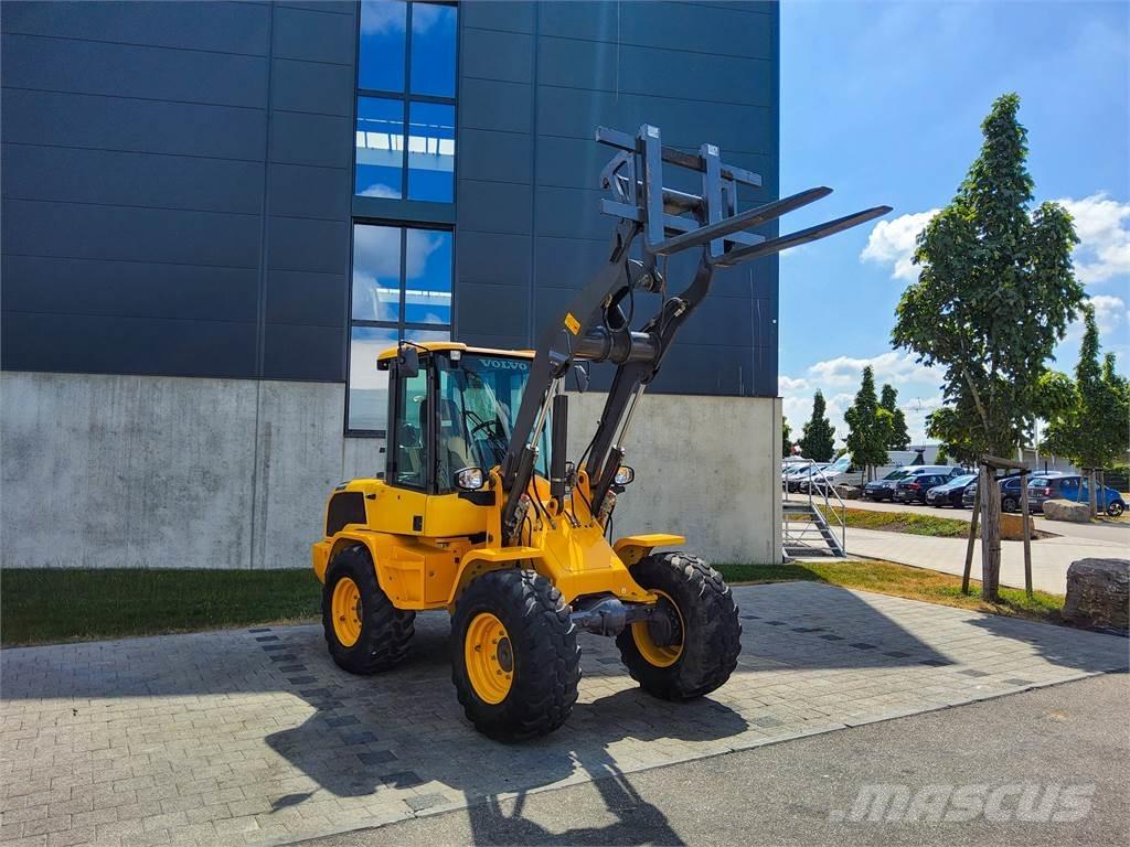 Volvo L 30G Mini ekskavatori < 7 t