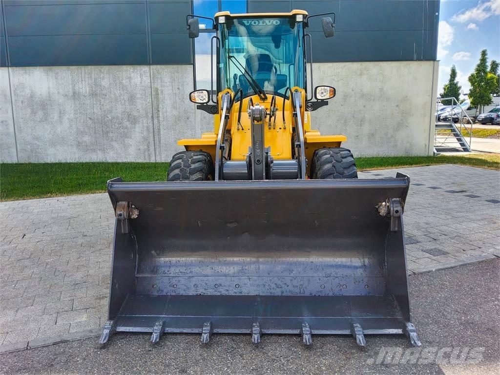 Volvo L 30G Mini ekskavatori < 7 t