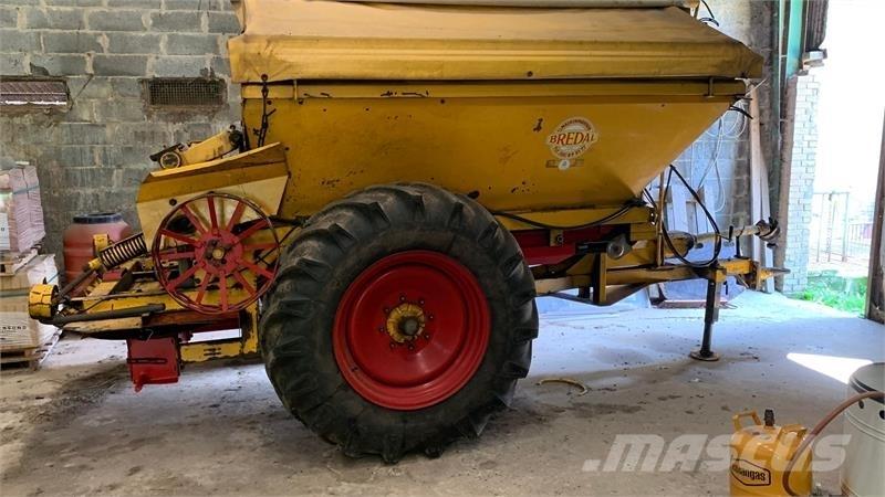 Bredal B 4 Minerālmēslu izkliedētāji