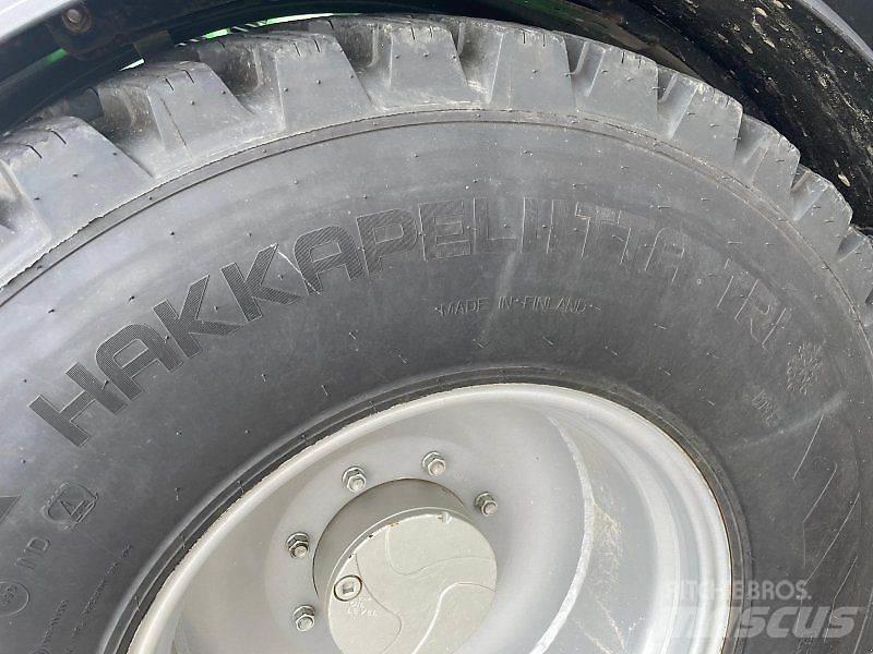 John Deere 6120M Traktori