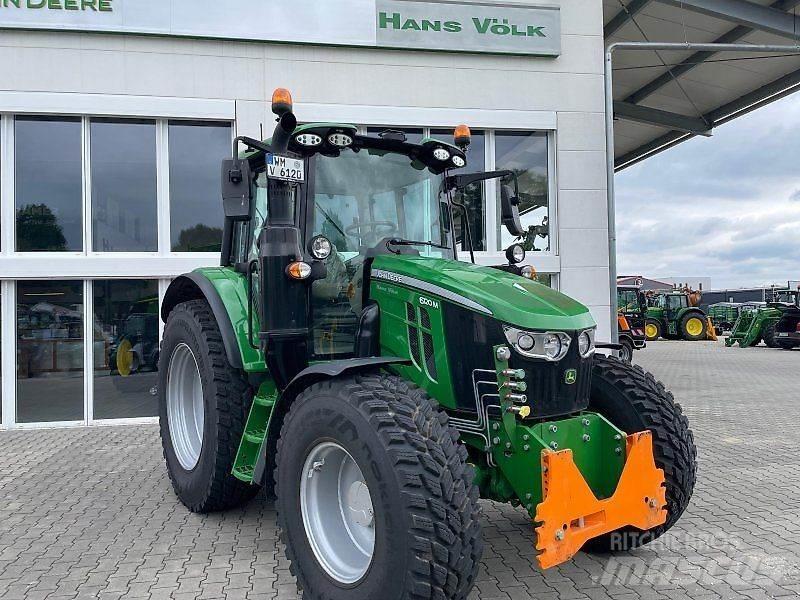 John Deere 6120M Traktori