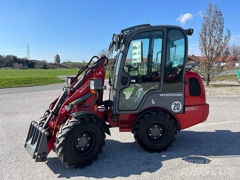 Weidemann 1250 Lietoti riteņu kompaktiekrāvēji