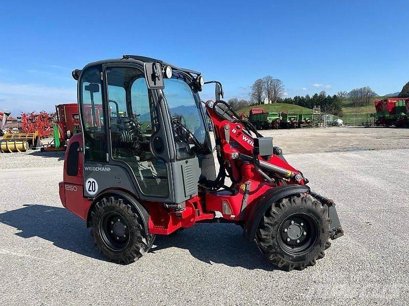 Weidemann 1250 Lietoti riteņu kompaktiekrāvēji