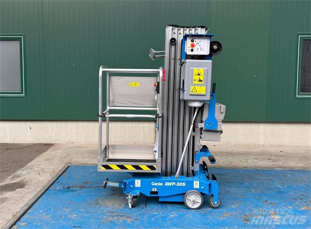 Genie AWP-30S AC Citi pacēlāji un platformas