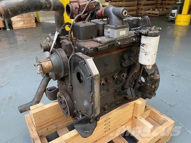 Cummins 4BT3.9 Dzinēji