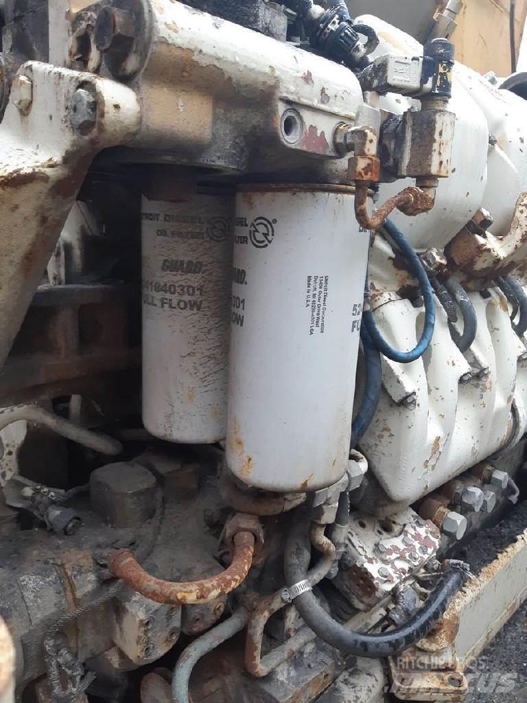 Komatsu 930E Dzinēji