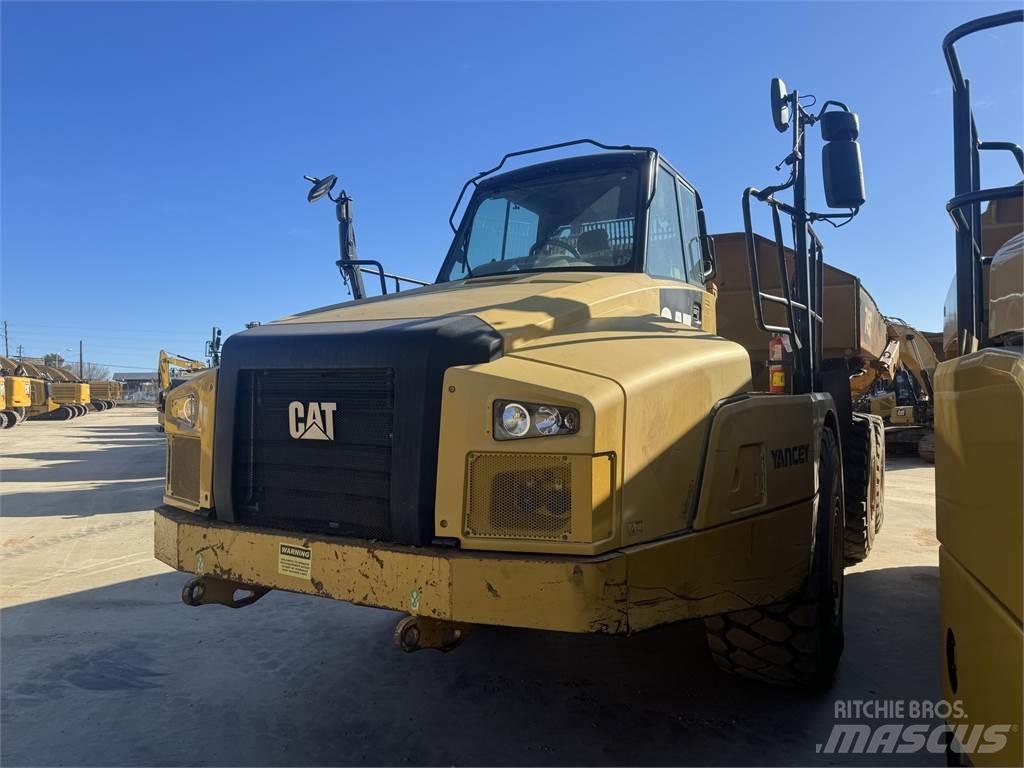 CAT 745 Artikulētie pašizgāzēji