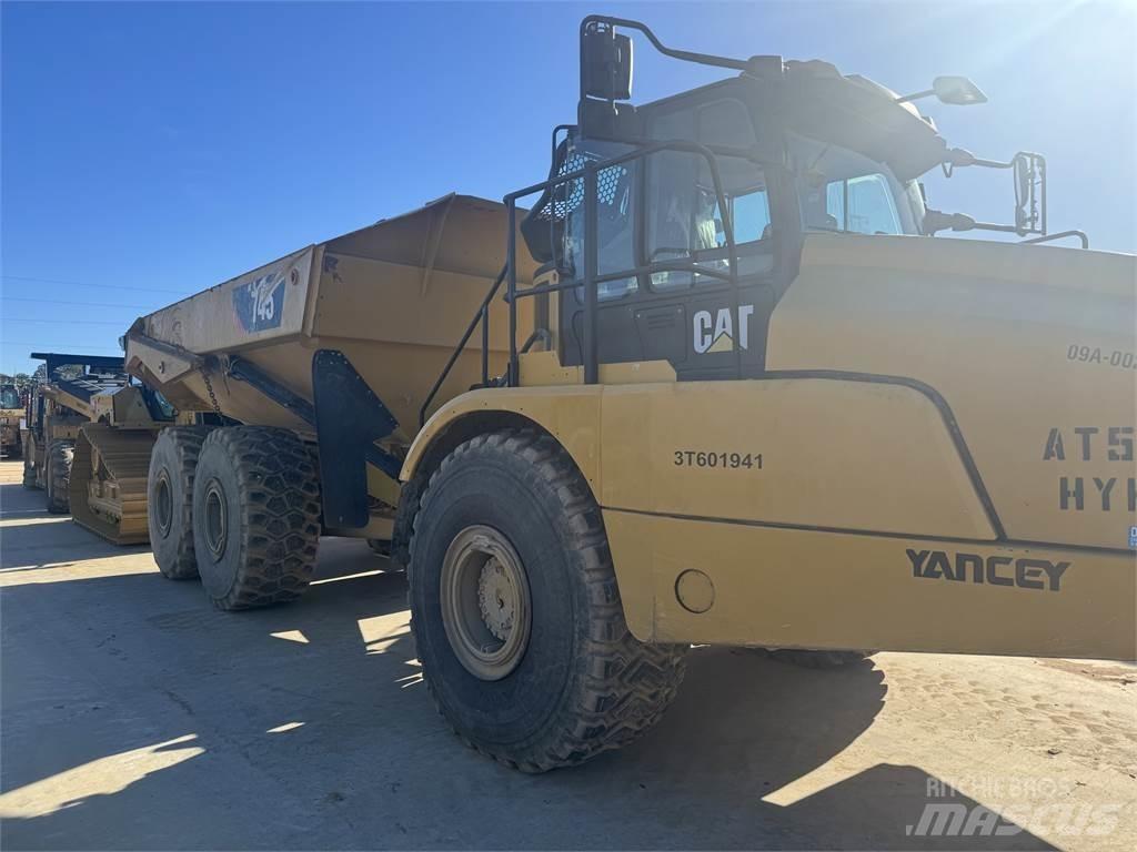 CAT 745 Artikulētie pašizgāzēji