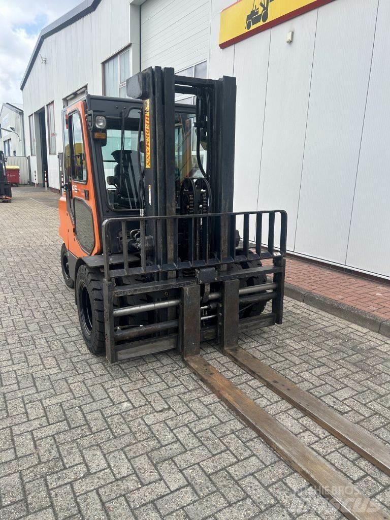 Doosan D45SC-5 Tehnika ar dīzeļa dzinēju