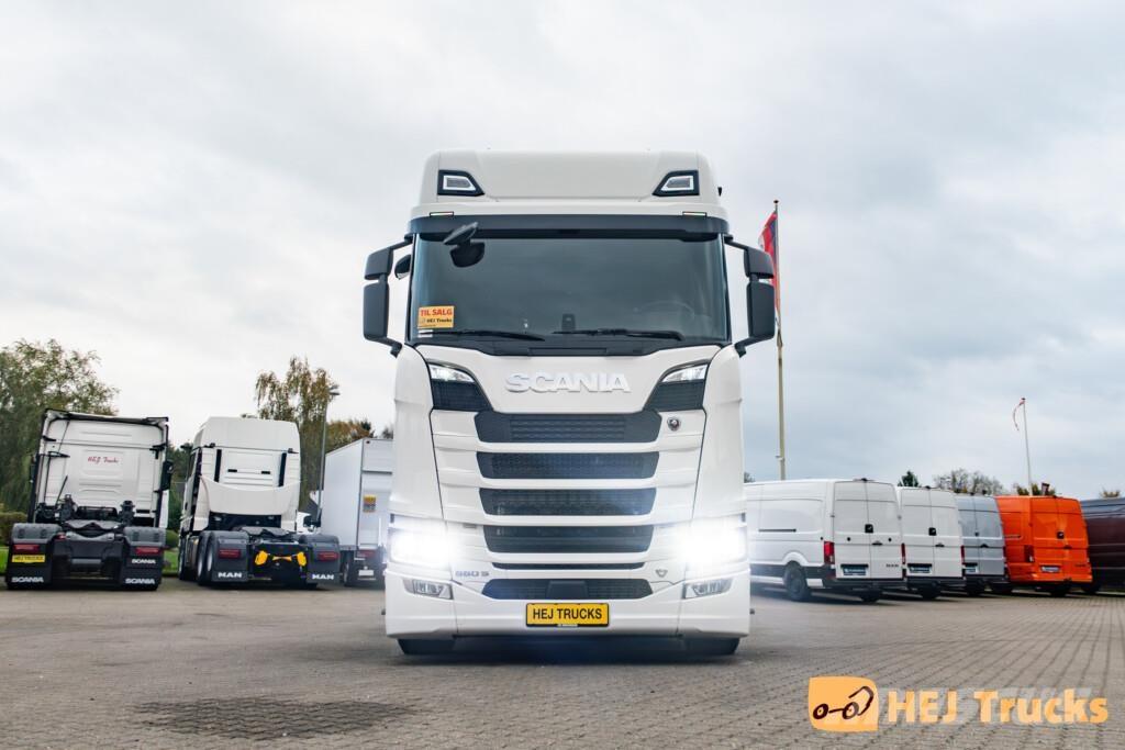 Scania S660 A6x2/4NB Vilcēji