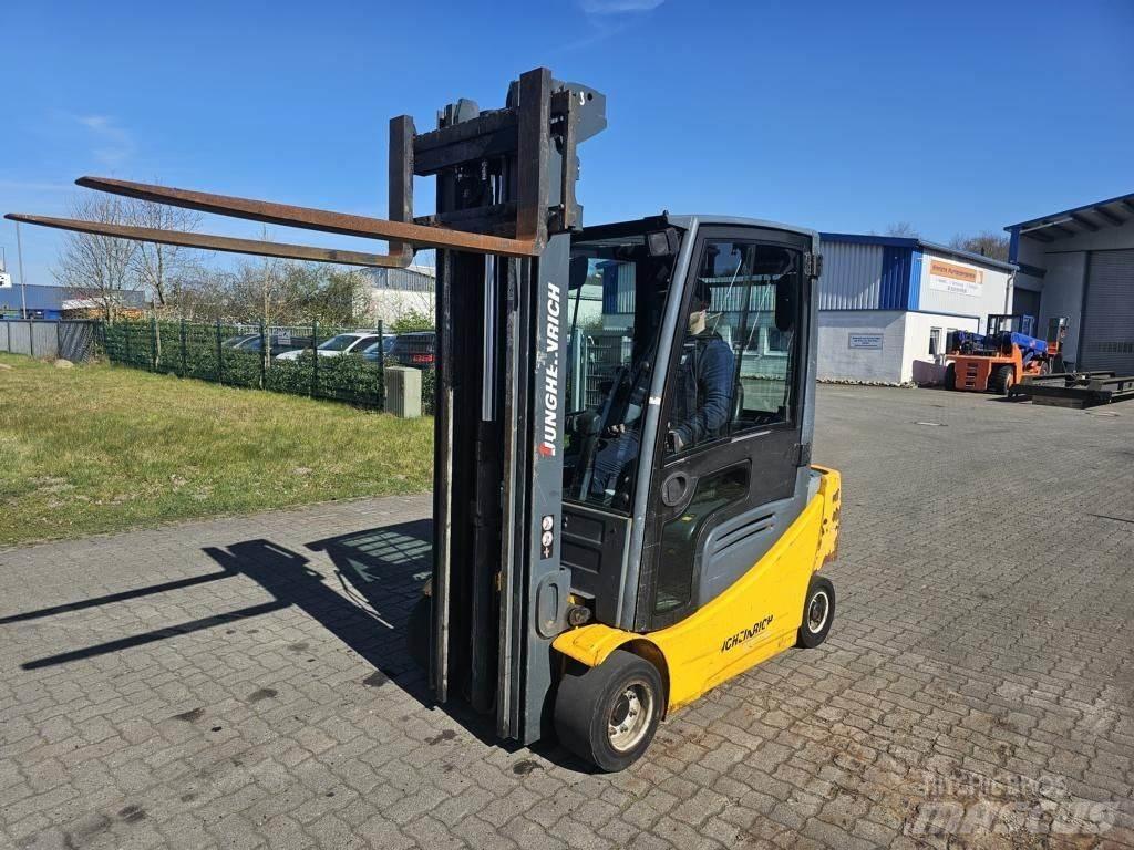 Jungheinrich EFG320 Elektriskie iekrāvēji