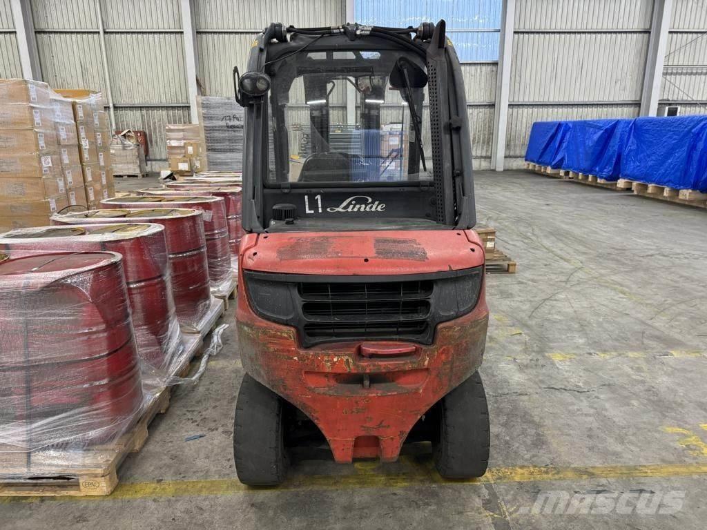 Linde H30D-02 Tehnika ar dīzeļa dzinēju