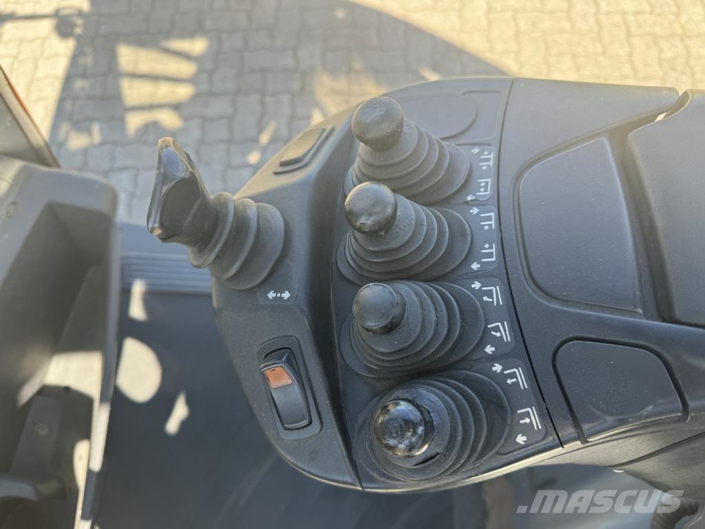 Linde H30D-02 Tehnika ar dīzeļa dzinēju
