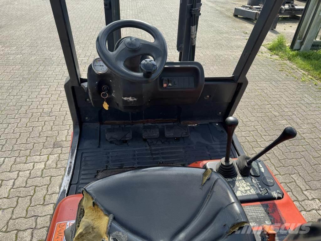 Linde H30D-03 Tehnika ar dīzeļa dzinēju