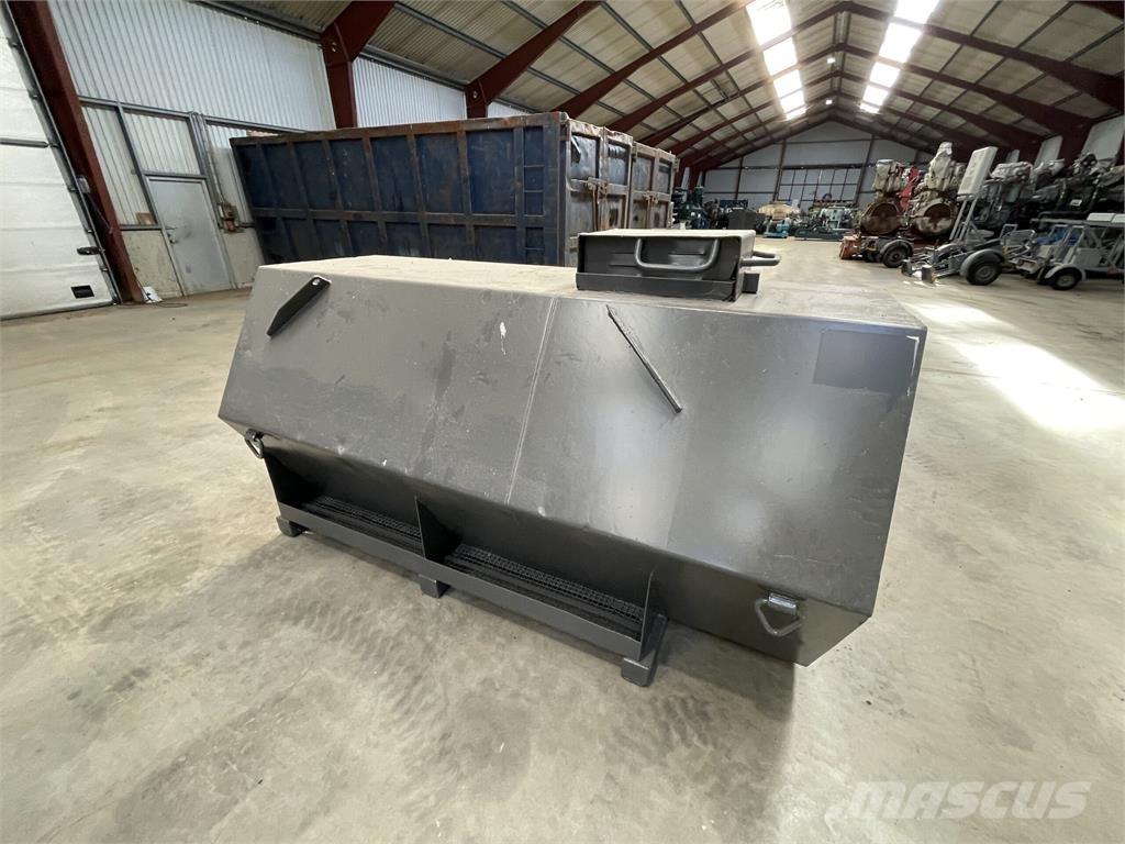  2000 ltr (ca) dieseltank Citas sastāvdaļas