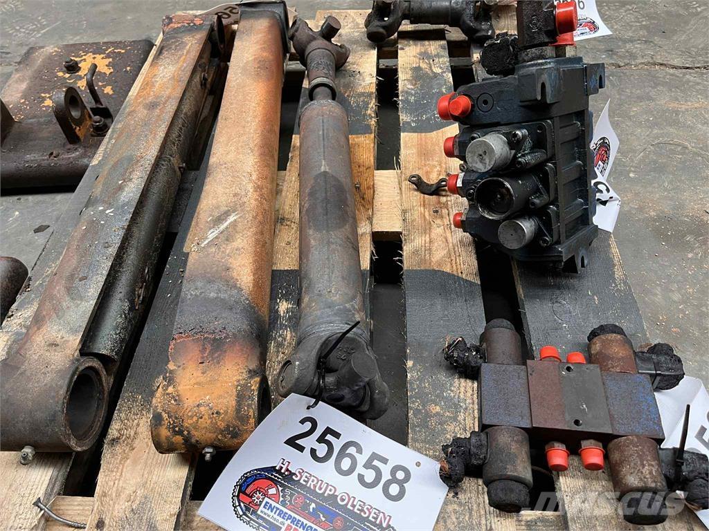 CASE 695SR kardan Citas sastāvdaļas