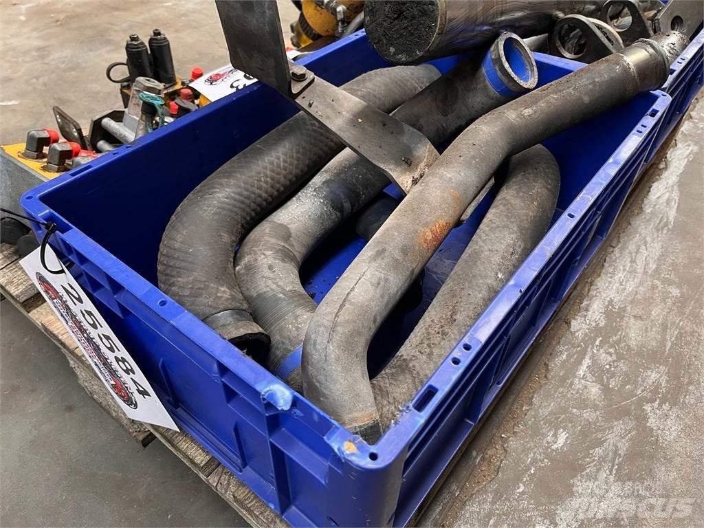 CAT 323D kølerslanger Dzinēji