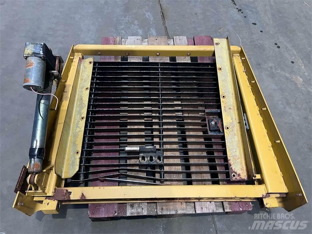CAT 962GII Kølergrill Citas sastāvdaļas