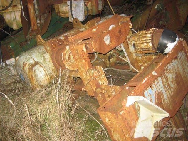 Demag P632 H8,4 Visurgājēji celtņi