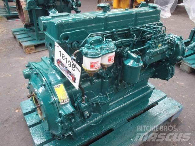 Ford 2713E motor Dzinēji