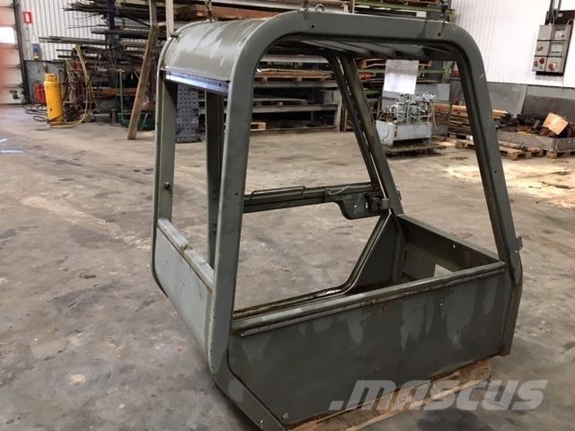 Førerhus ex. Manitou MT430 Citas sastāvdaļas