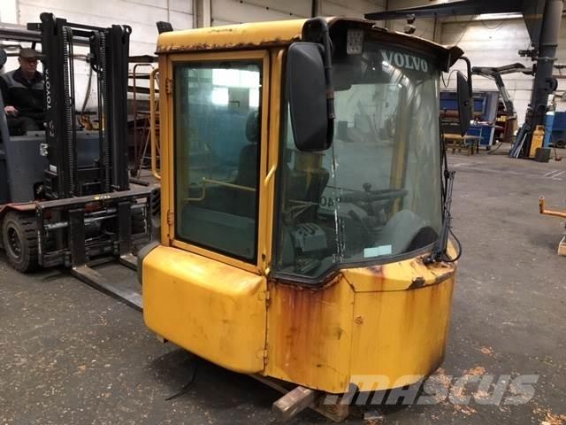  Førerhus ex. Volvo L180E Citas sastāvdaļas