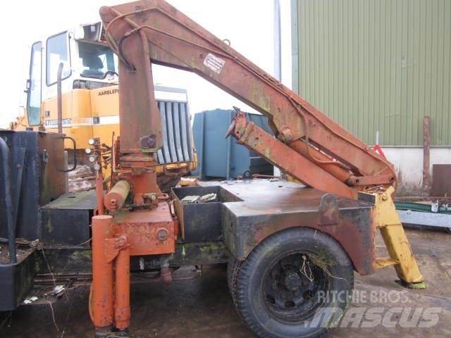 Hiab 1150 Visurgājēji celtņi