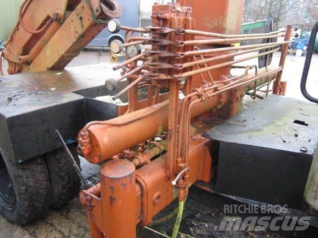 Hiab 1150 Visurgājēji celtņi
