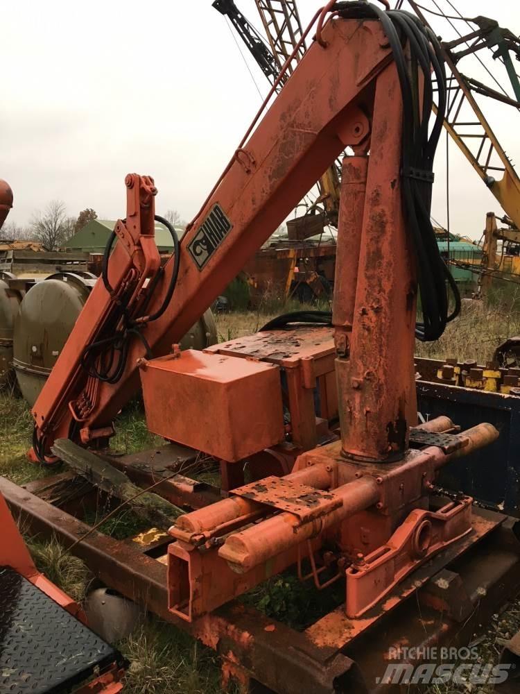 Hiab 670 Visurgājēji celtņi