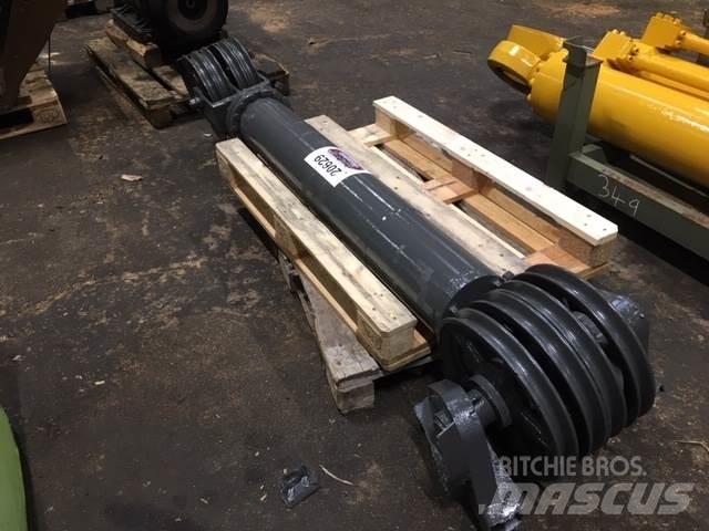  Hydraulic wire pull jack Pacēlāju/krānu aprīkojums