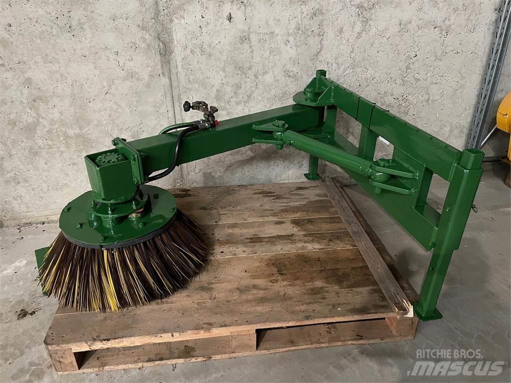  Kost med hydraulisk sving Būvniecība- Citi
