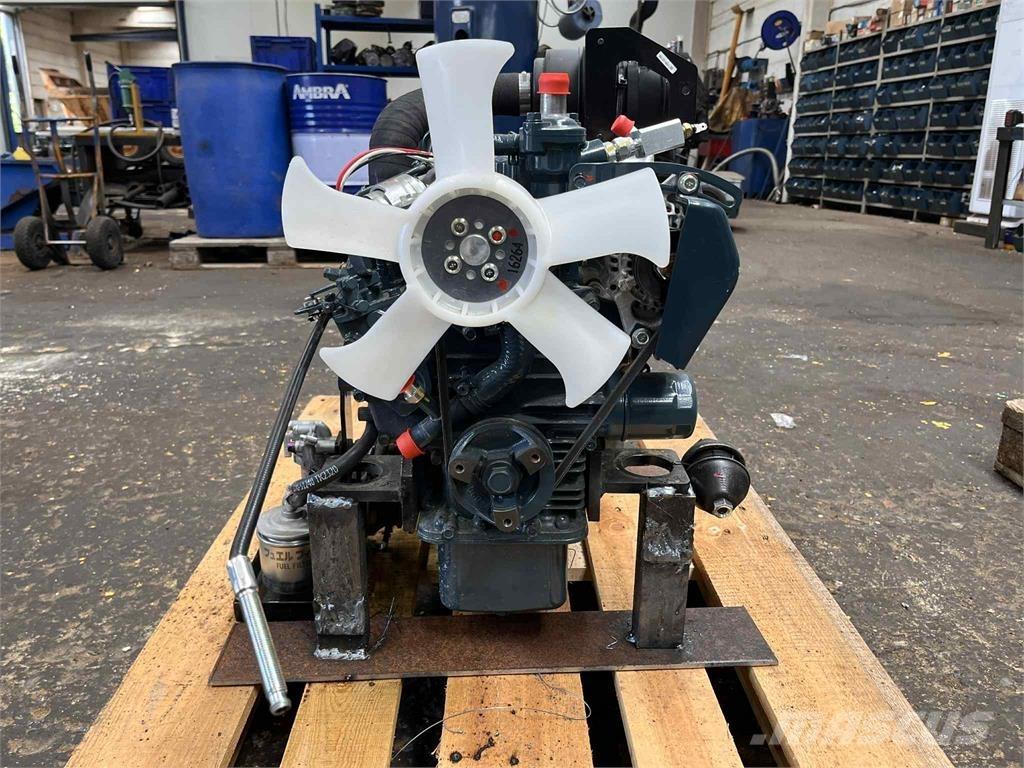 Kubota D902-EF07 motor Dzinēji