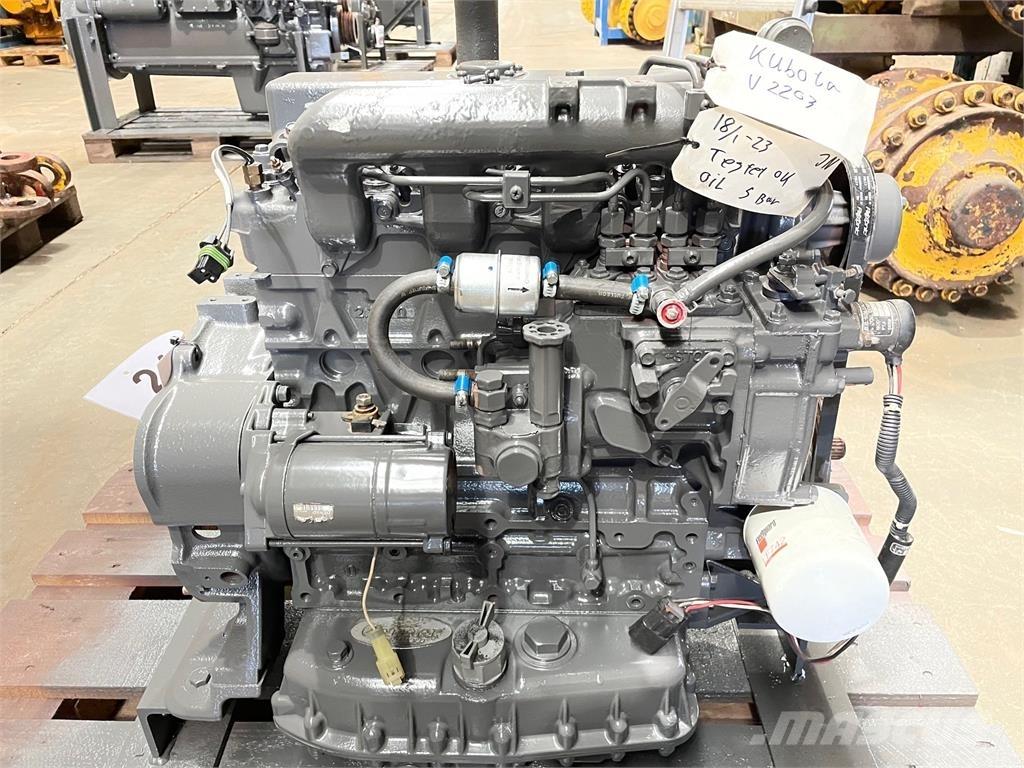 Kubota V2203 motor Dzinēji