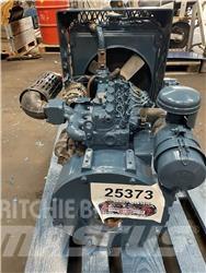 Kubota V800 motor - 4 cyl. Dzinēji